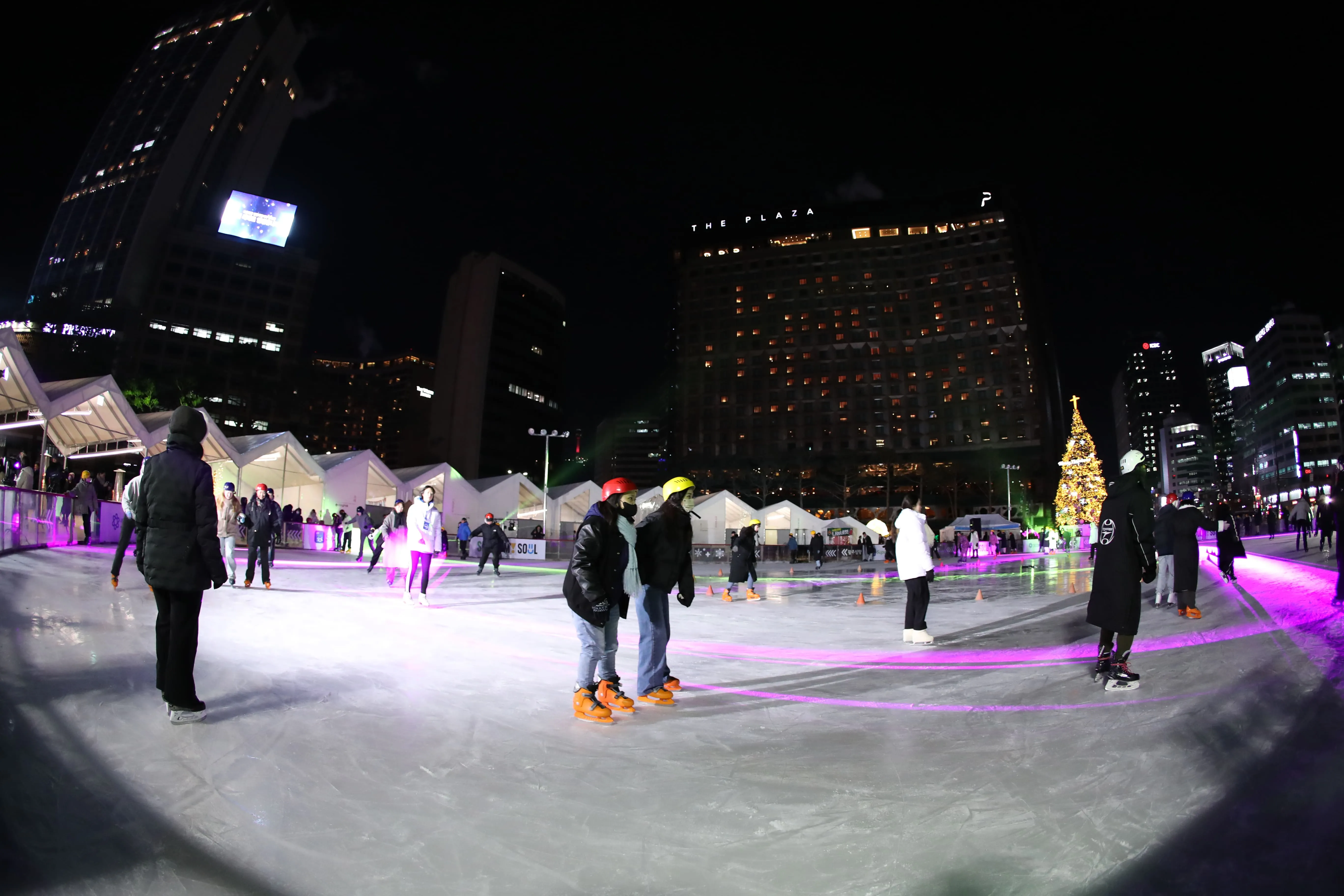 서울광장스케이트장 2  BV3I9124.webp